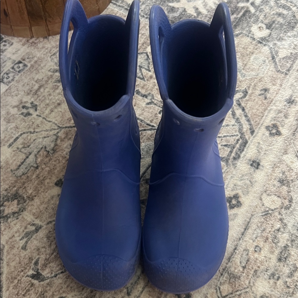 CROCS “Handle It” Rain Boots - Picture 2 of 4